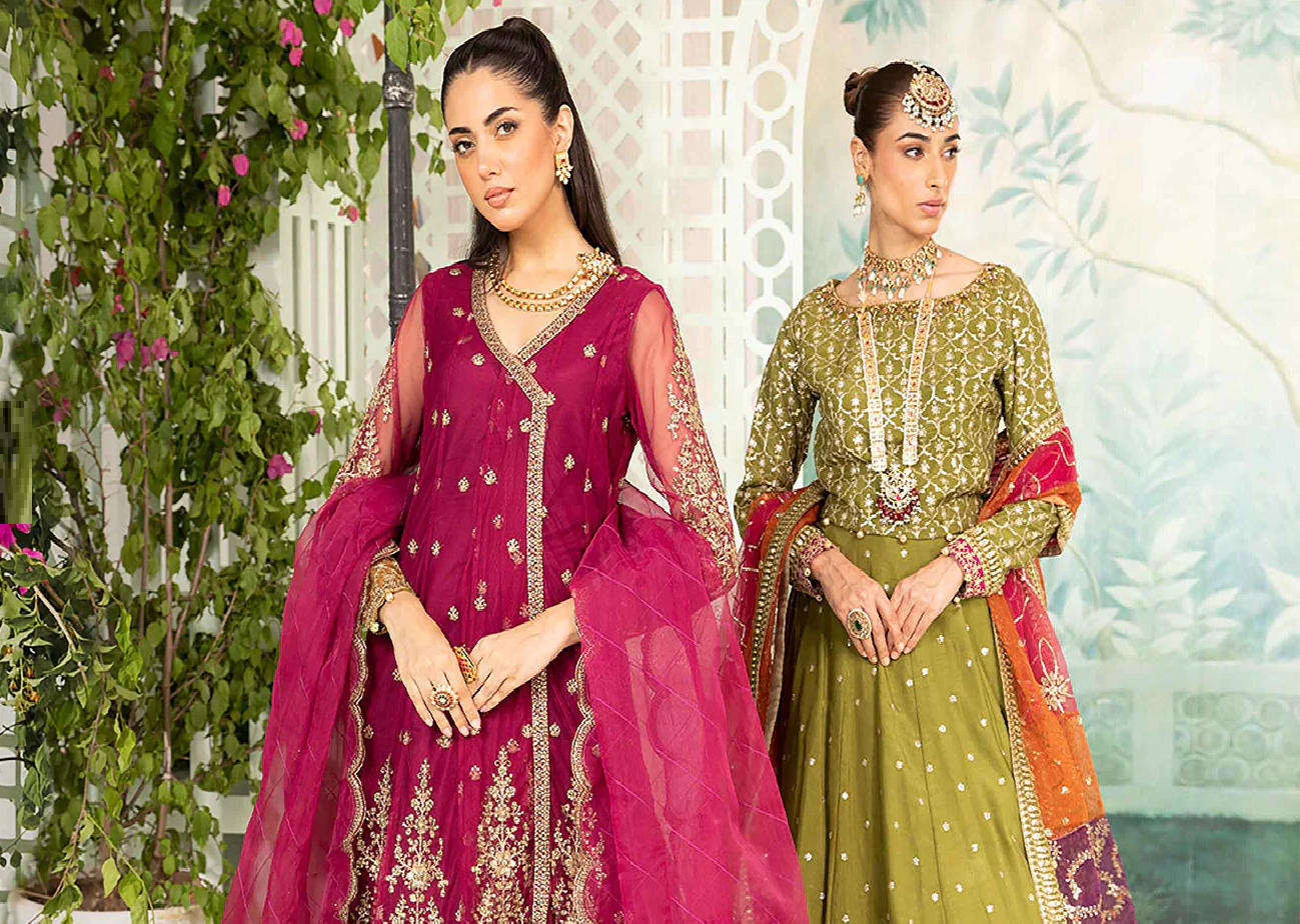 Benefits of Buying Pakistani Clothes Online vs. In-Store in the UK