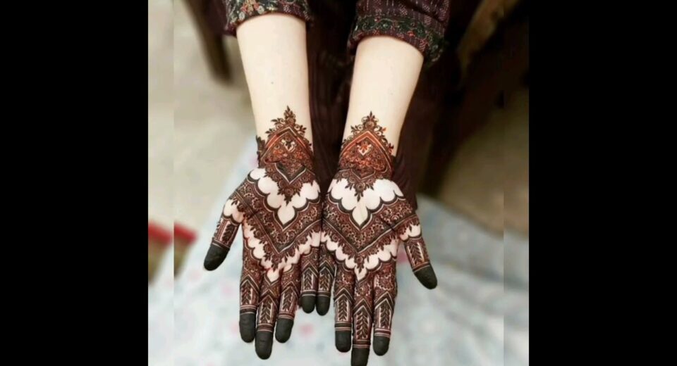 mehndi front hand design