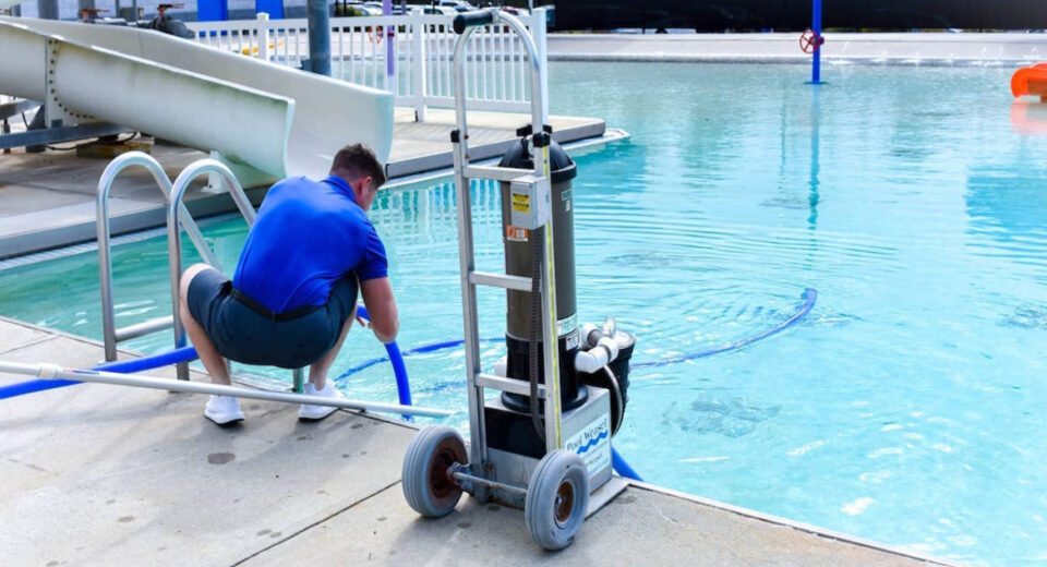 The Benefits of Using Pool Enclosures Year-Round